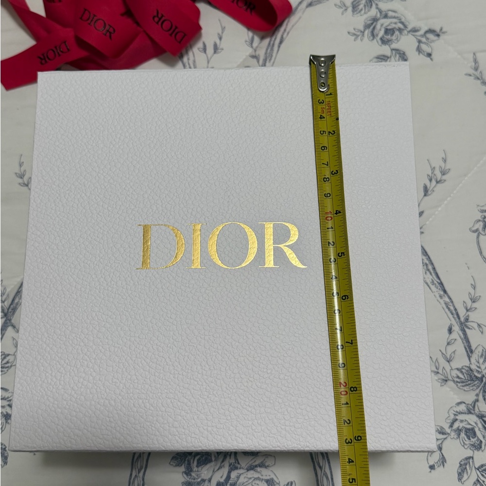 Dior White Box with Red Ribbon - Picture 7 of 8